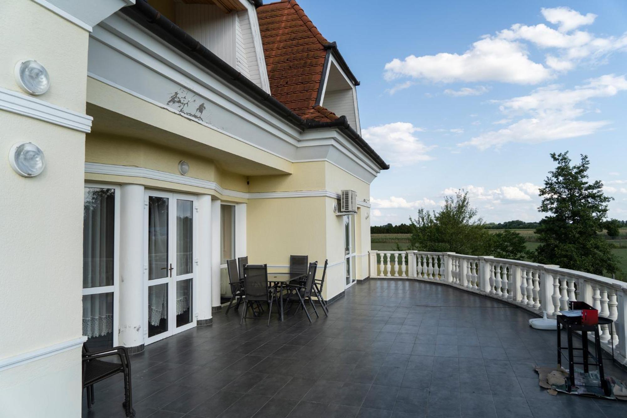 Elite Boutique Villa Oerkeny Orkeny Екстериор снимка