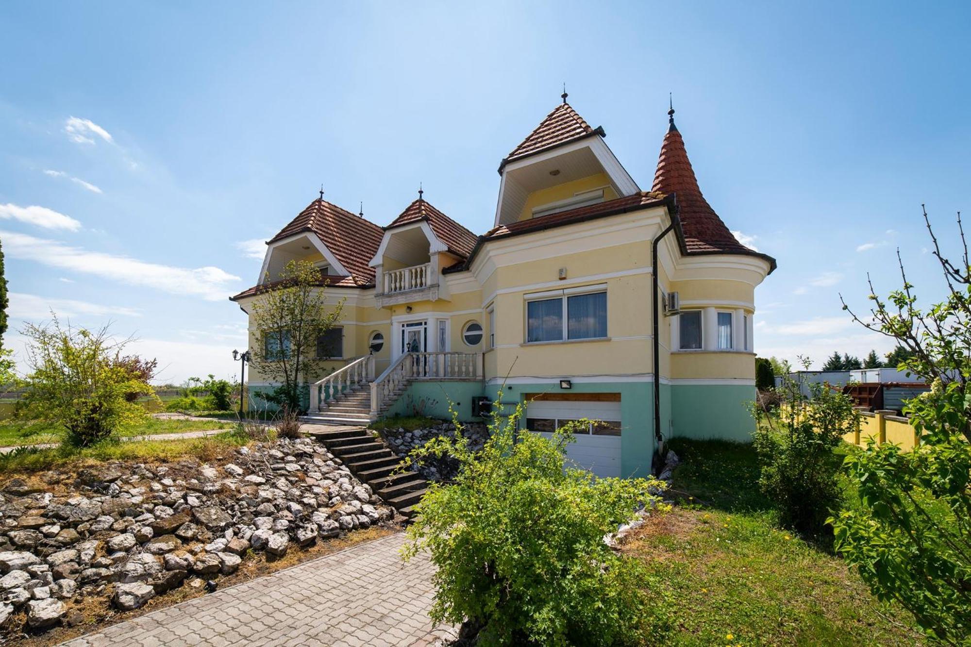 Elite Boutique Villa Oerkeny Orkeny Екстериор снимка